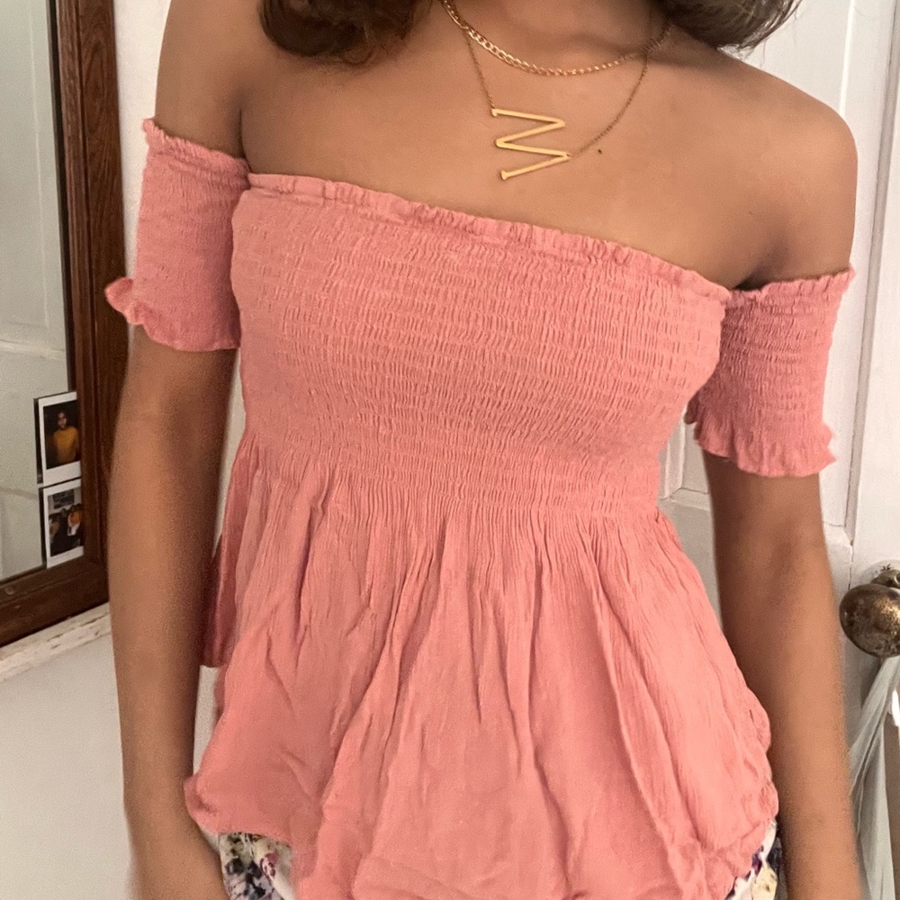 Off shoulder smoked top in pink